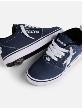 Heelys Pro 20 Women’s 7 NWOT Skate Shoes Wheels Low Top Navy Blue